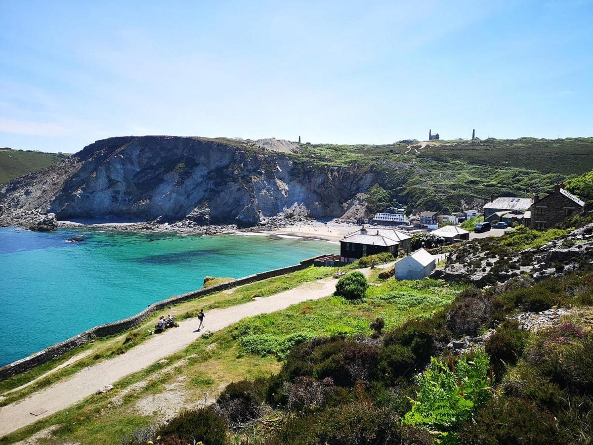 Howlyek, In St Agnes Village Екстер'єр фото